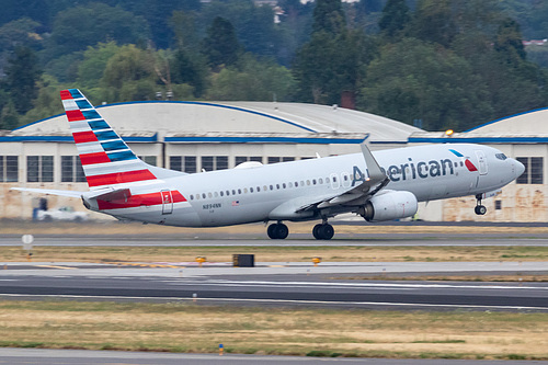 American Airlines Boeing 737-800 N894NN at Portland International Airport (KPDX/PDX) American Airlines Boeing 737-800 N894NN at Portland International Airport (KPDX/PDX)