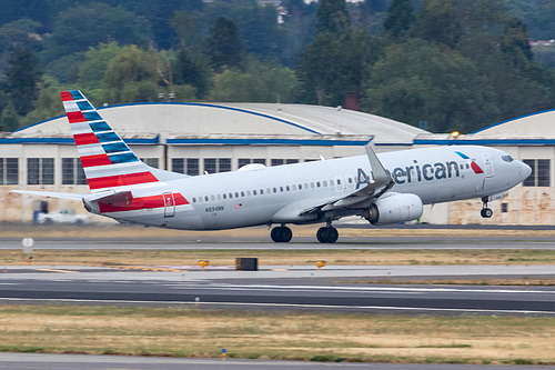 American Airlines Boeing 737-800 N894NN at Portland International Airport (KPDX/PDX)