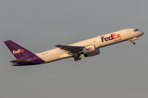 FedEx Boeing 757-200F N978FD at Portland International Airport (KPDX/PDX)