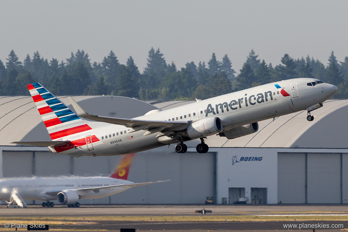 American Airlines Boeing 737-800 N946AN at Portland International Airport (KPDX/PDX) American Airlines Boeing 737-800 N946AN at Portland International Airport (KPDX/PDX)