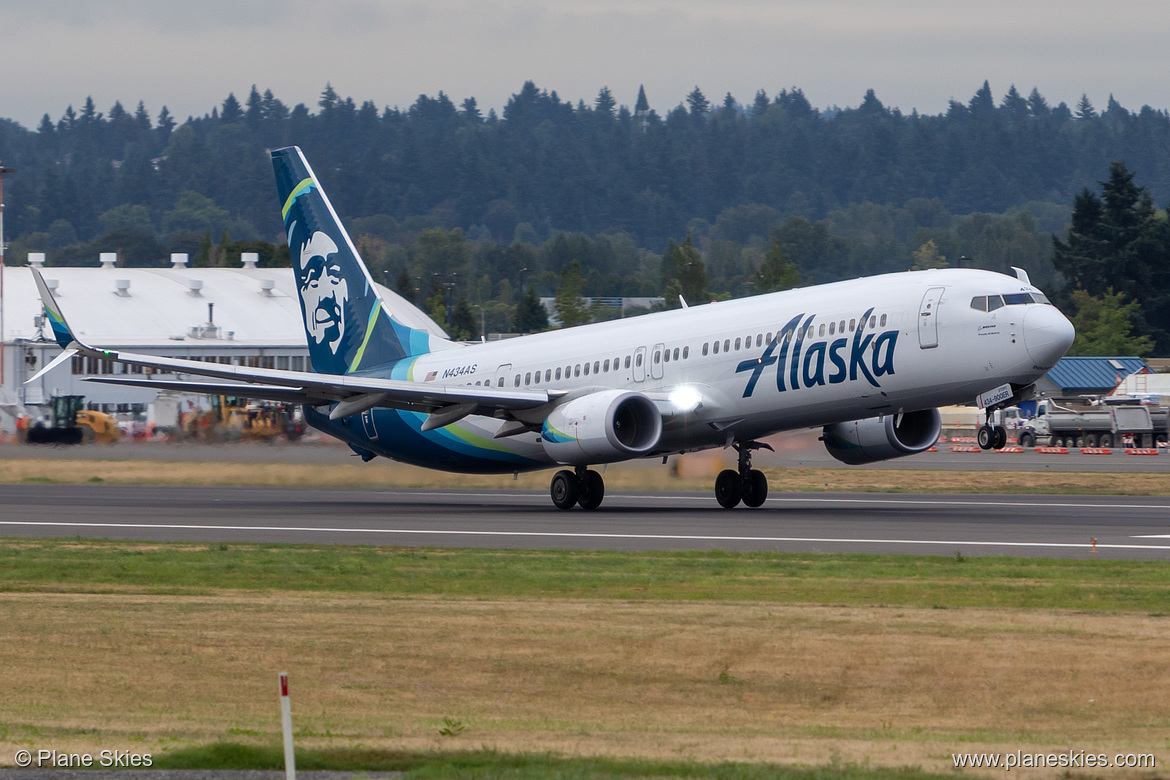 Alaska Airlines Boeing 737-900ER N434AS at Portland International Airport (KPDX/PDX) Alaska Airlines Boeing 737-900ER N434AS at Portland International Airport (KPDX/PDX)