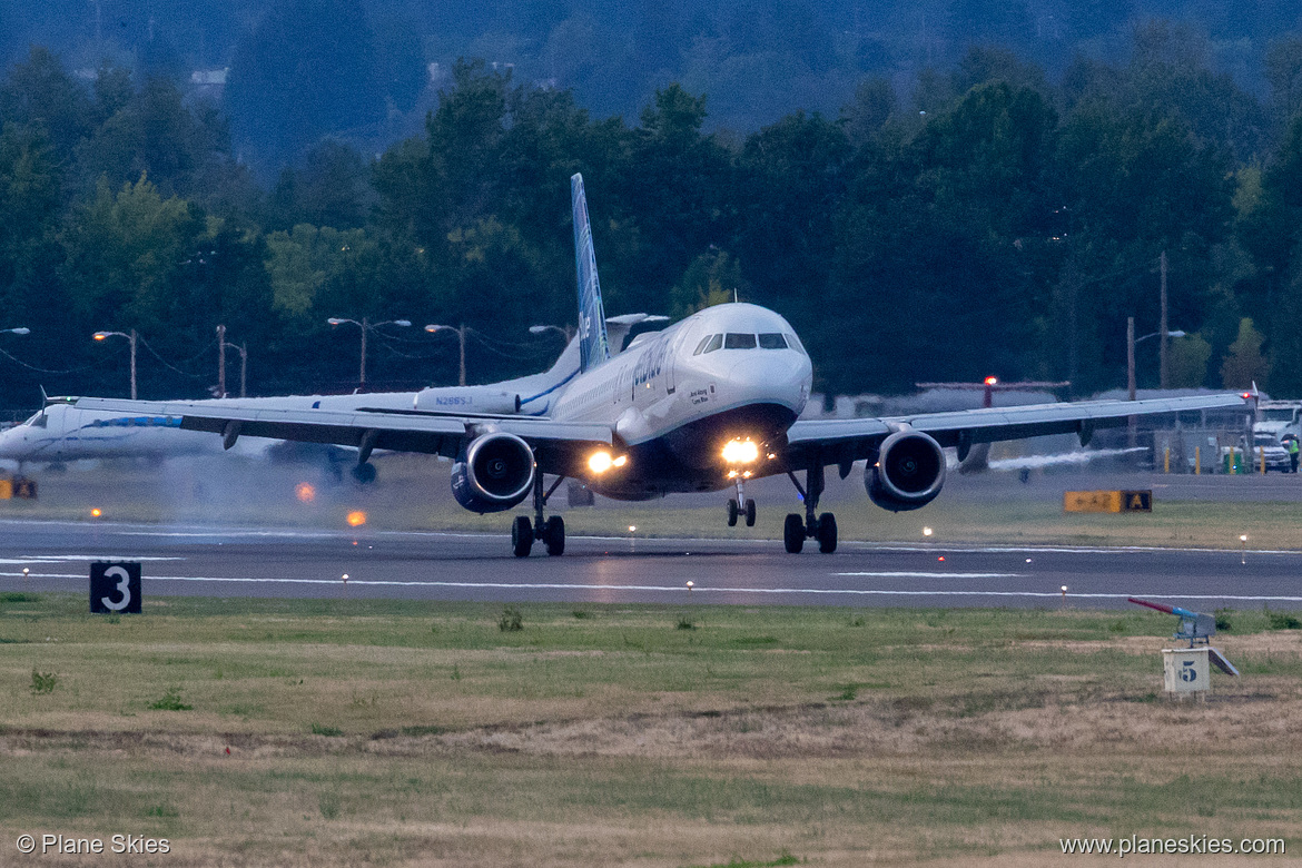 JetBlue Airways Airbus A320-200 N608JB at Portland International Airport (KPDX/PDX) JetBlue Airways Airbus A320-200 N608JB at Portland International Airport (KPDX/PDX)