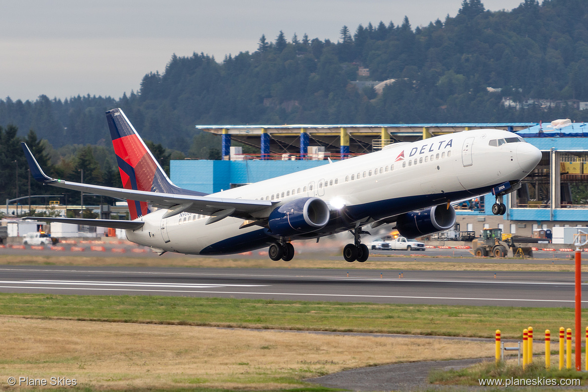 Delta Air Lines Boeing 737-900ER N906DN at Portland International Airport (KPDX/PDX) Delta Air Lines Boeing 737-900ER N906DN at Portland International Airport (KPDX/PDX)